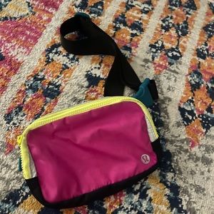 RARE lululemon belt bag! MAKE AN OFFER!!